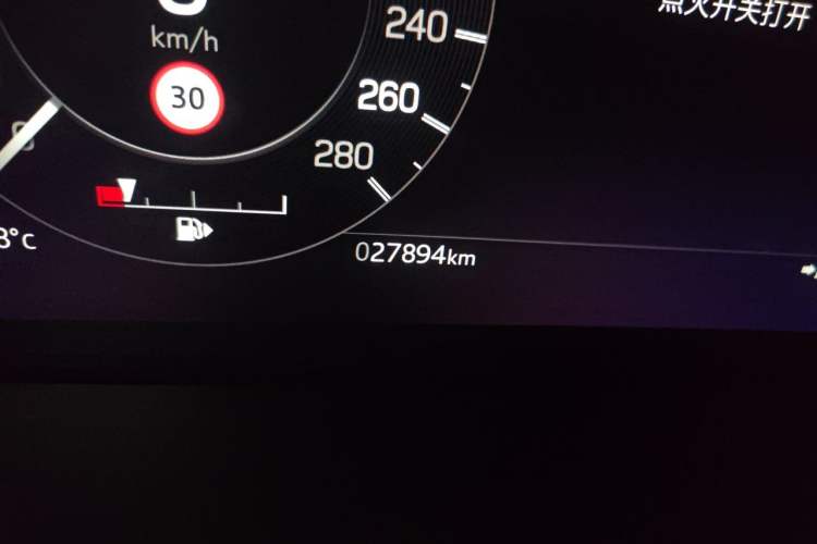 Used Land Rover Discovery Sport 2022 Restyled 249 PS R-Dynamic SE Performance Tech Edition 5 Seats Odometer Close Up
