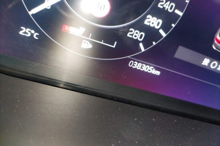 Used Land Rover Discovery Sport 2022 Revised Version 249 PS Metropolitan Edition Odometer Close Up