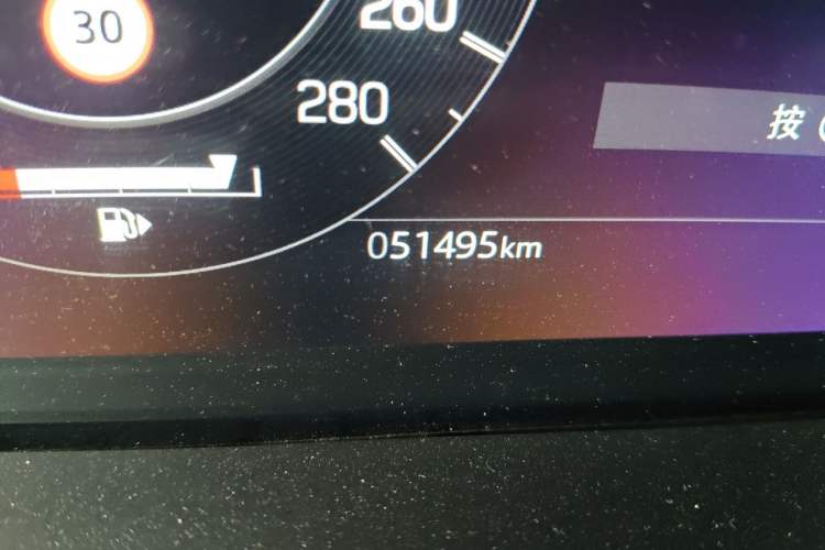 Used Land Rover Discovery Sport 2022 249 PS R-Dynamic SE Performance Tech Edition 5 Seats Odometer Close Up