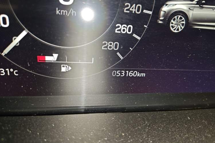 Used Land Rover Discovery Sport 2022 Revised Version 249 PS R-Dynamic S Performance Edition 5 Seats Odometer Close Up