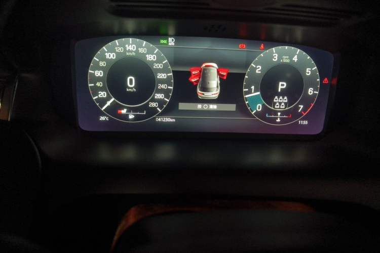 Used Land Rover Discovery Sport 2022 249 PS R-Dynamic SE Performance Tech Edition 5 Seats Odometer Close Up