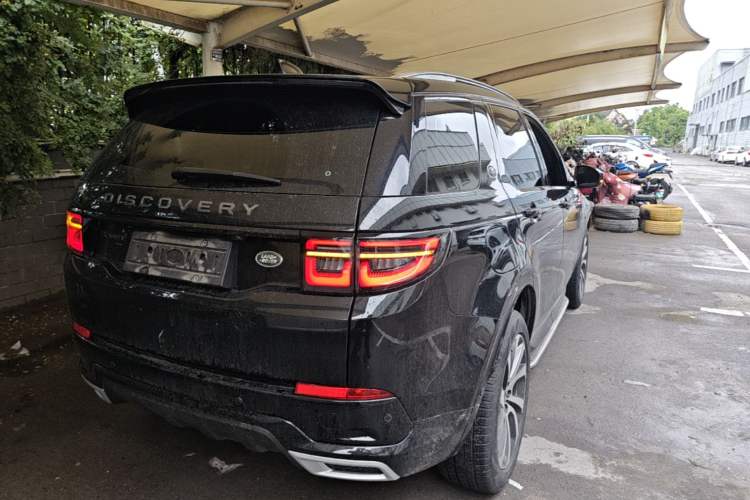 Used Land Rover Discovery Sport 2022 Revised Version 2 249 PS R-Dynamic SE Performance Tech Edition 5 Seats Rear Right 45 Deg