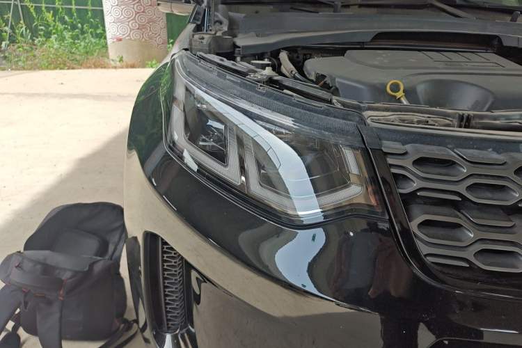 Used Land Rover Discovery Sport 2022 Restyled 249 PS R-Dynamic SE Performance Tech Edition 5 Seats Right Front Headlight
