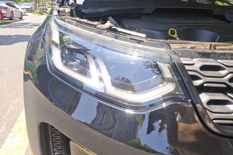 Used Land Rover Discovery Sport 2022 249 PS R-Dynamic S Performance Edition 5 Seats Right Front Headlight