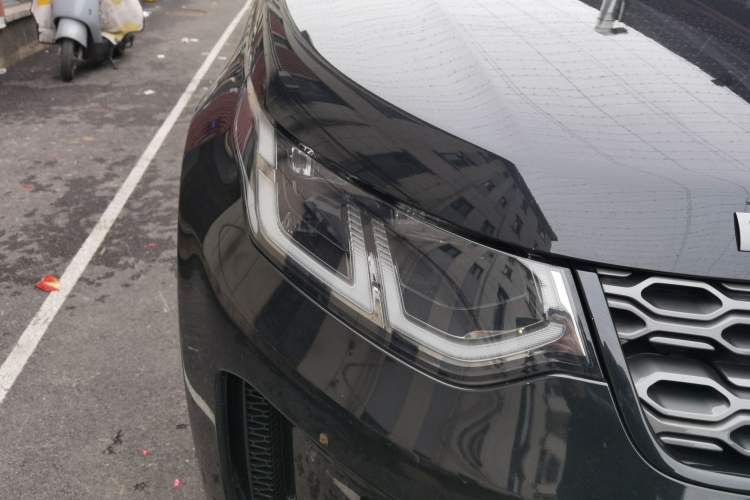 Used Land Rover Discovery Sport 2022 Revised Version 2 249 PS R-Dynamic SE Performance Tech Edition 5 Seats Right Front Headlight