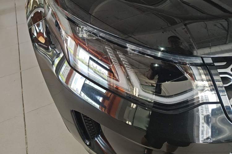 Used Land Rover Discovery Sport 2022 Revised Version 249 PS R-Dynamic S Performance Edition 5 Seats Right Front Headlight