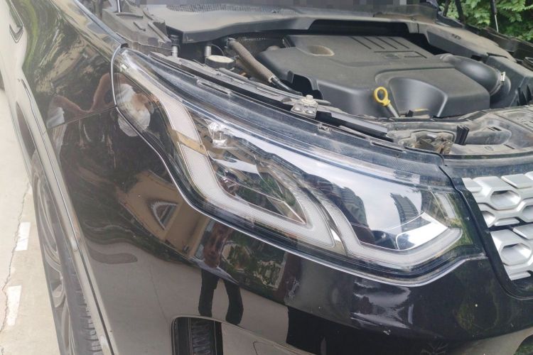 Used Land Rover Discovery Sport 2022 249 PS Metropolitan Edition 5 Seats Right Front Headlight