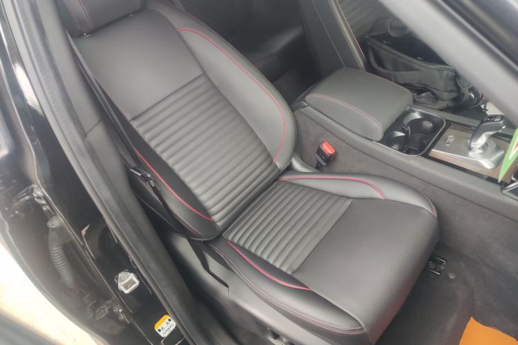 Used Land Rover Discovery Sport 2022 Restyled 249 PS R-Dynamic SE Performance Tech Edition 5 Seats Right Front Seat