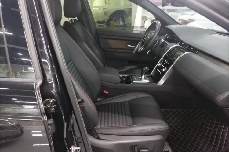 Used Land Rover Discovery Sport 2022 249 PS R-Dynamic S Performance Edition 5 Seats Right Front Seat