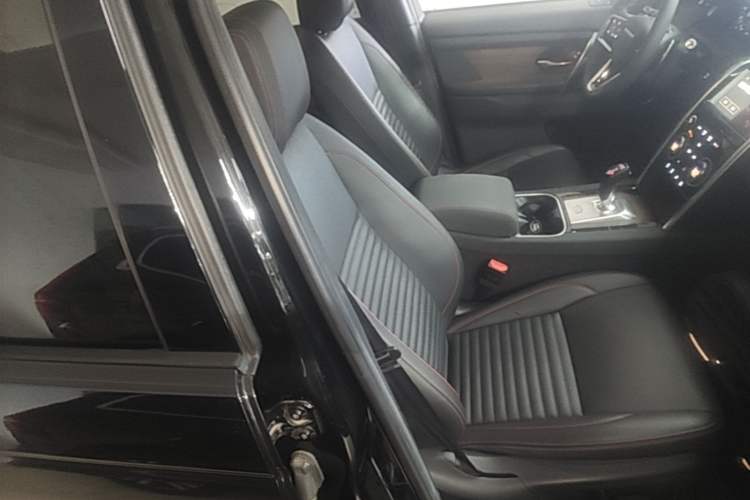 Used Land Rover Discovery Sport 2022 249 PS R-Dynamic S Performance Edition 5 Seats Right Front Seat
