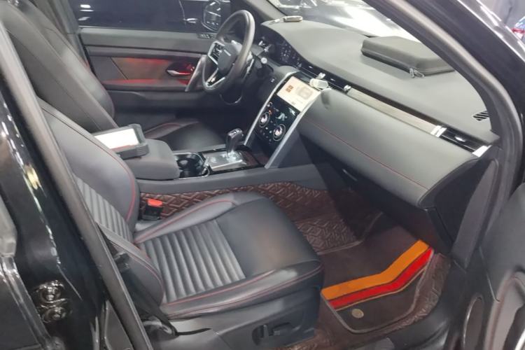 Used Land Rover Discovery Sport 2022 Revised Version 249 PS R-Dynamic S Performance Edition 5 Seats Right Front Seat