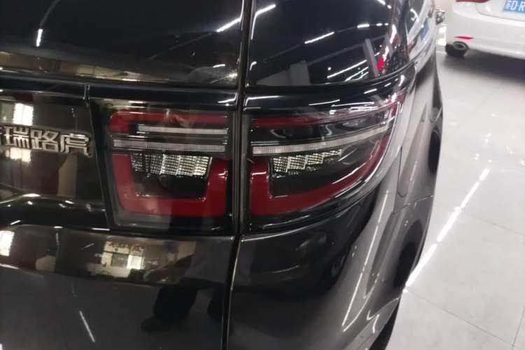 Used Land Rover Discovery Sport 2022 249 PS R-Dynamic S Performance Edition 5 Seats Right Rear Taillight