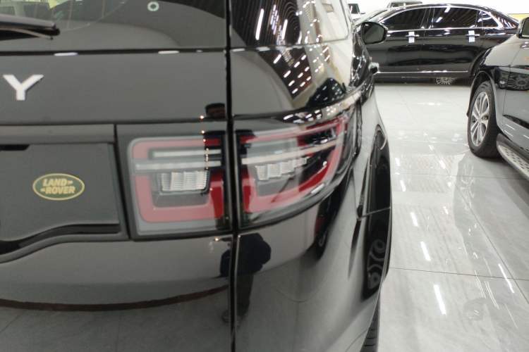 Used Land Rover Discovery Sport 2022 249 PS Metropolitan Edition 5 Seats Right Rear Taillight