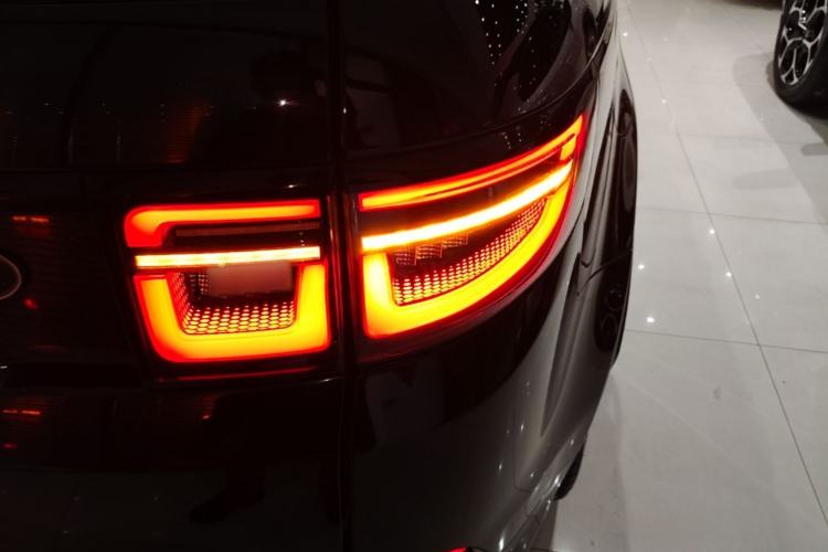 Used Land Rover Discovery Sport 2022 Revised Version 249 PS R-Dynamic S Performance Edition 5 Seats Right Rear Taillight