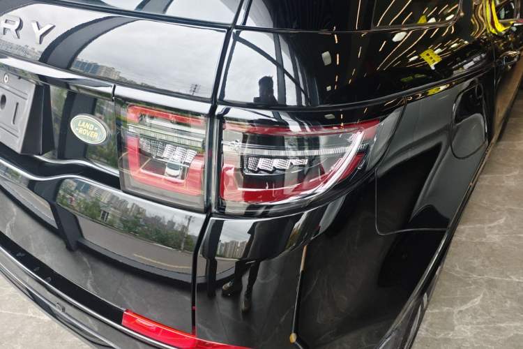 Used Land Rover Discovery Sport 2022 Revised Version 249 PS R-Dynamic S Performance Edition 5 Seats Right Rear Taillight