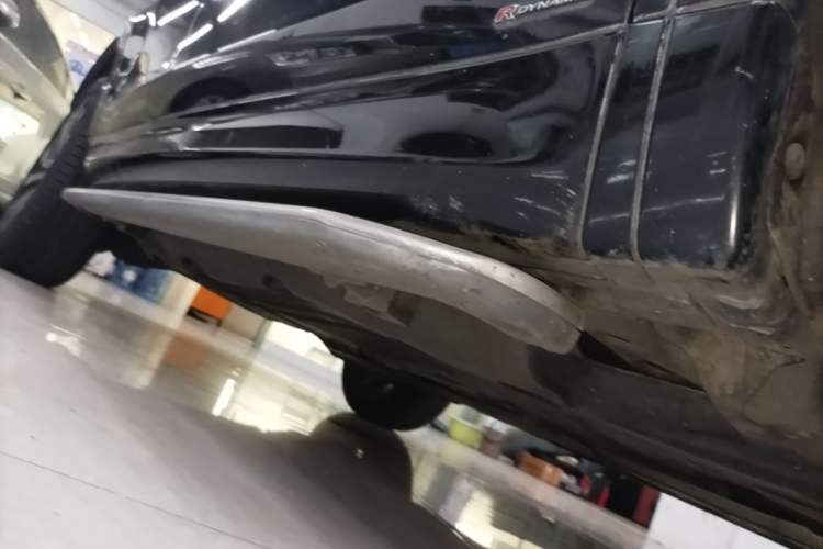 Used Land Rover Discovery Sport 2022 249 PS R-Dynamic S Performance Edition 5 Seats Right Side Sill