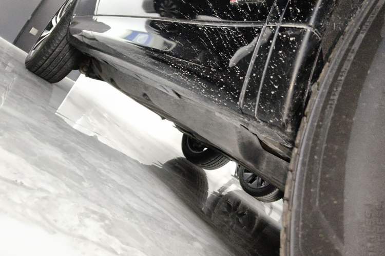 Used Land Rover Discovery Sport 2022 249 PS R-Dynamic SE Performance Tech Edition 5 Seats Right Side Sill