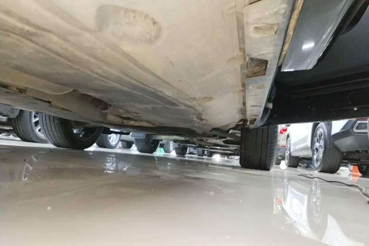Used Land Rover Discovery Sport 2022 Revised Version 249 PS R-Dynamic S Performance Edition 5 Seats Right Side Sill