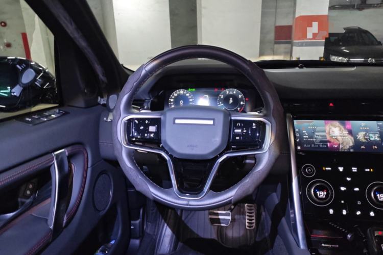 Used Land Rover Discovery Sport 2022 Revised Version 249 PS R-Dynamic S Performance Edition 5 Seats Steering Wheel
