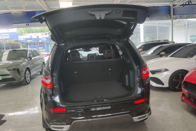 Used Land Rover Discovery Sport 2022 249 PS R-Dynamic S Performance Edition 5 Seats Trunk