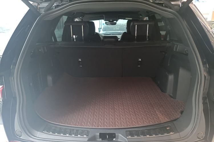 Used Land Rover Discovery Sport 2022 Revised Version 249 PS R-Dynamic S Performance Edition 5 Seats Trunk
