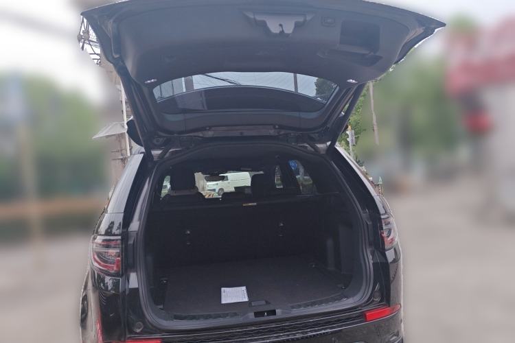 Used Land Rover Discovery Sport 2022 249 PS R-Dynamic S Performance Edition 5 Seats Trunk