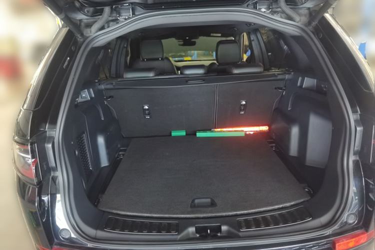 Used Land Rover Discovery Sport 2022 Revised Version 249 PS R-Dynamic S Performance Edition 5 Seats Trunk