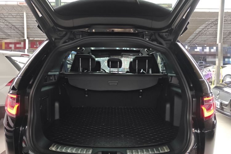 Used Land Rover Discovery Sport 2022 Revised Version 249 PS R-Dynamic S Performance Edition 5 Seats Trunk
