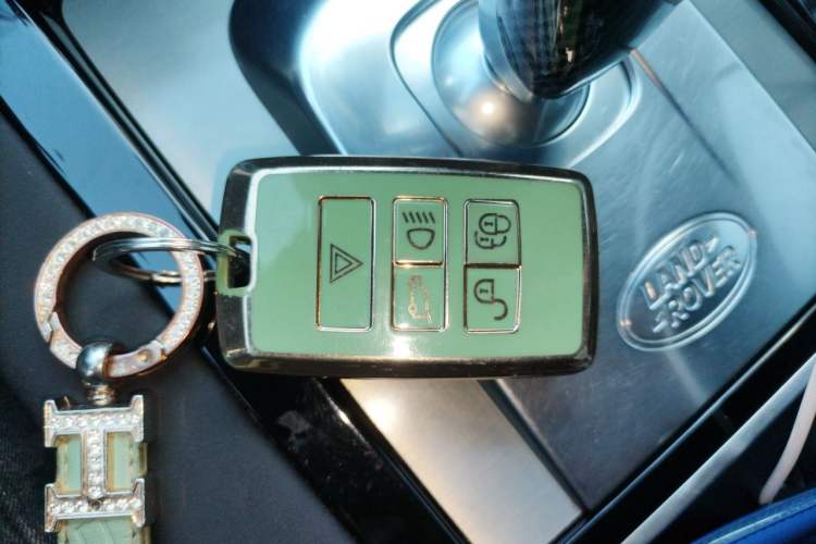 Used Land Rover Discovery Sport 2022 Revised Version 249 PS Metropolitan Edition Vehicle Key