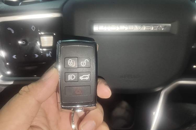 Used Land Rover Discovery Sport 2022 249 PS R-Dynamic S Performance Edition 5 Seats Vehicle Key