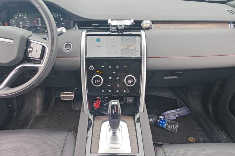 Used Land Rover Discovery Sport 2022 249 PS R-Dynamic SE Performance Tech Edition 5 Seats Audio And AC Panel