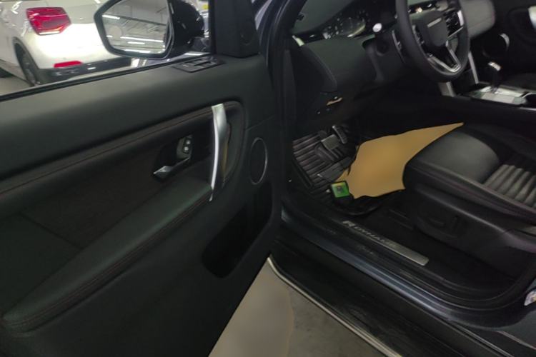 Used Land Rover Discovery Sport 2022 249 PS R-Dynamic S Performance Edition 5 Seats Driver Seat