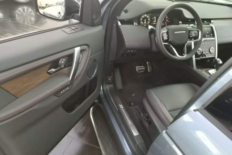Used Land Rover Discovery Sport 2022 249 PS R-Dynamic SE Performance Tech Edition 5 Seats Driver Seat