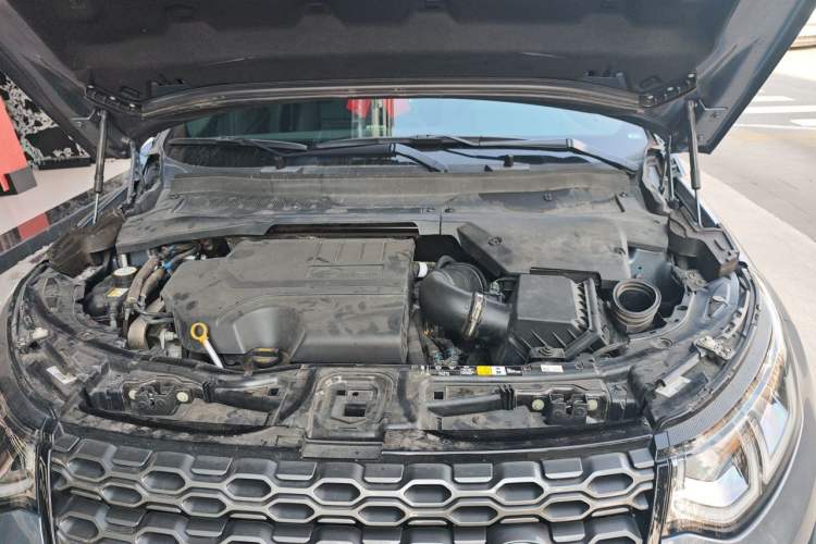 Used Land Rover Discovery Sport 2022 249 PS R-Dynamic S Performance Edition 5 Seats Engine Bay