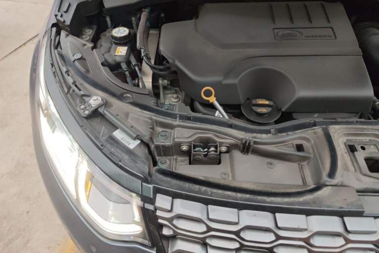 Used Land Rover Discovery Sport 2022 249 PS R-Dynamic SE Performance Tech Edition 5 Seats Engine Bay Right