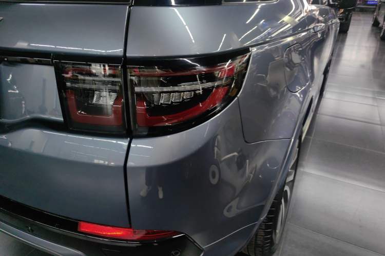 Used Land Rover Discovery Sport 2022 249 PS R-Dynamic S Performance Edition 5 Seats Exterior 3