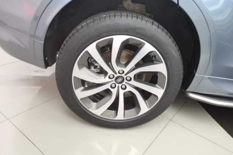 Used Land Rover Discovery Sport 2022 249 PS R-Dynamic SE Performance Tech Edition 5 Seats Exterior 5
