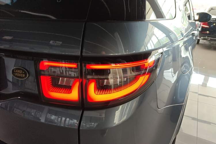 Used Land Rover Discovery Sport 2022 Revised Version 249 PS R-Dynamic S Performance Edition 5 Seats Exterior 6