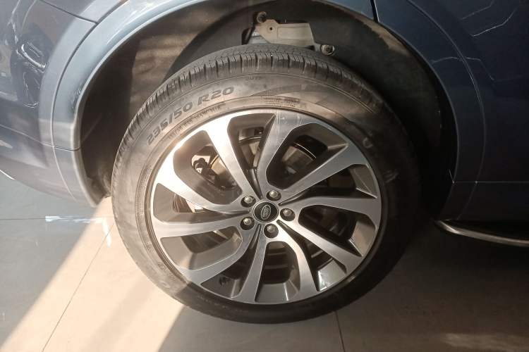 Used Land Rover Discovery Sport 2022 249 PS R-Dynamic SE Performance Tech Edition 5 Seats Exterior 8