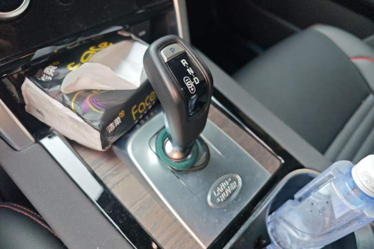 Used Land Rover Discovery Sport 2022 249 PS R-Dynamic S Performance Edition 5 Seats Gear Lever