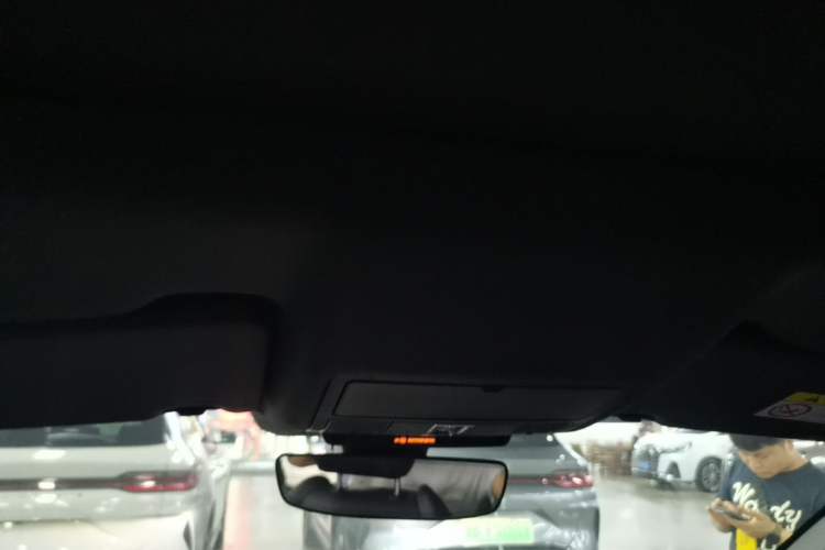 Used Land Rover Discovery Sport 2022 249 PS R-Dynamic S Performance Edition 5 Seats Headliner