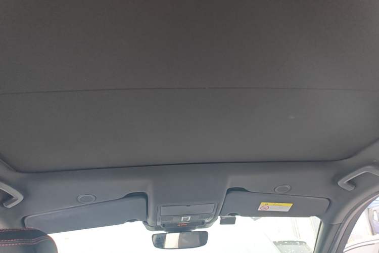 Used Land Rover Discovery Sport 2022 249 PS R-Dynamic SE Performance Tech Edition 5 Seats Headliner