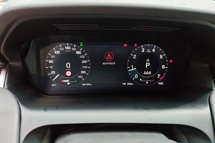 Used Land Rover Discovery Sport 2022 249 PS R-Dynamic S Performance Edition 5 Seats Instrument Cluster