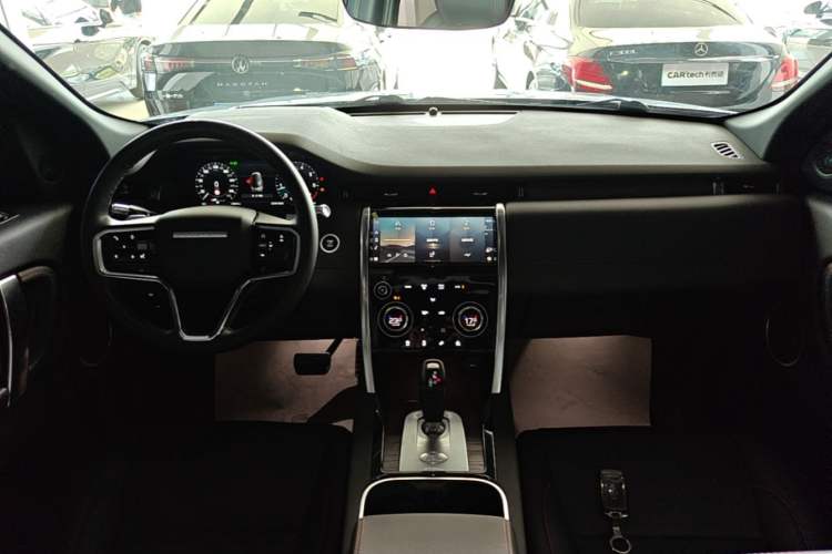 Used Land Rover Discovery Sport 2022 Revised Version 249 PS R-Dynamic S Performance Edition 5 Seats Interior 1