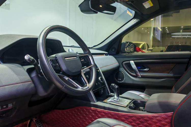 Used Land Rover Discovery Sport 2022 Restyled 249 PS R-Dynamic SE Performance Tech Edition 5 Seats Interior 2