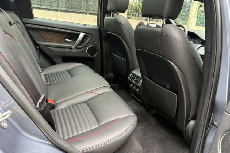 Used Land Rover Discovery Sport 2022 Revised Version 249 PS R-Dynamic S Performance Edition 5 Seats Interior 2