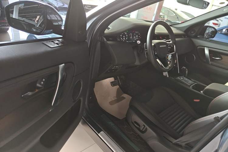 Used Land Rover Discovery Sport 2022 Revised Version 249 PS R-Dynamic S Performance Edition 5 Seats Interior 3