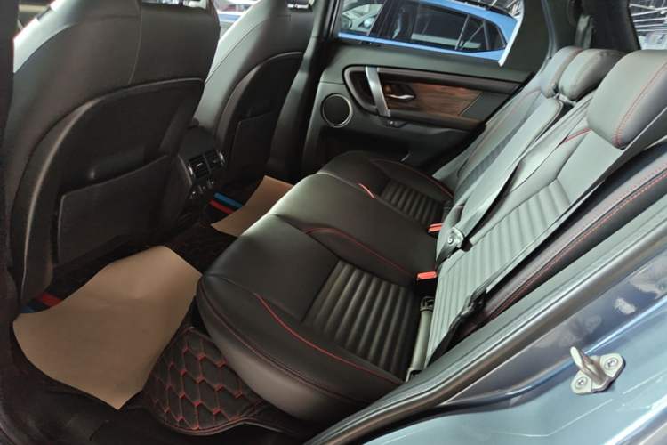 Used Land Rover Discovery Sport 2022 Revised Version 249 PS R-Dynamic S Performance Edition 5 Seats Interior 5