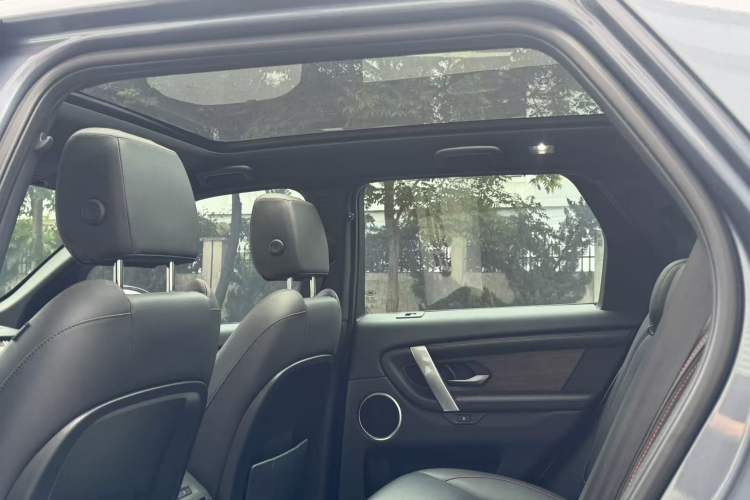 Used Land Rover Discovery Sport 2022 249 PS R-Dynamic SE Performance Tech Edition 5 Seats Interior 7