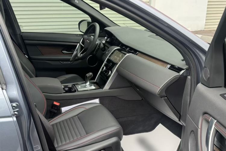 Used Land Rover Discovery Sport 2022 249 PS R-Dynamic SE Performance Tech Edition 5 Seats Interior 9